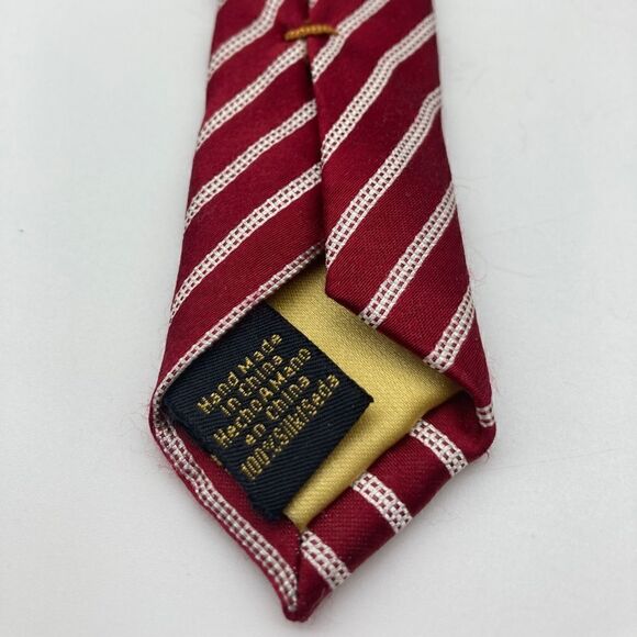 Donald J.Trump Signature Collection Silk Red/White Striped Luxury NeckTie - Picture 5 of 6